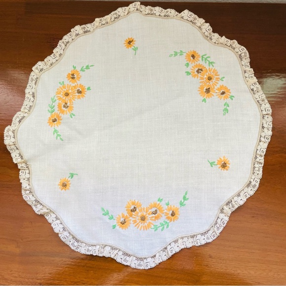 Vintage Hand-Embroidered Round White Doilies/Placemats Flowers and Lace Set of 2 - Picture 4 of 10